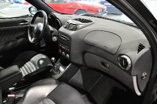 Photo 26 of 27: Alfa Romeo 147 3.2i V6 24V cat 3 porte GTA Manuale RIAR