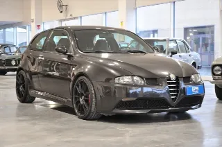 Photo 6 of 27: Alfa Romeo 147 3.2i V6 24V cat 3 porte GTA Manuale RIAR
