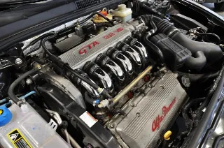 Photo 7 of 27: Alfa Romeo 147 3.2i V6 24V cat 3 porte GTA Manuale RIAR