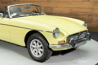 Foto 5 di 10: MG MGB