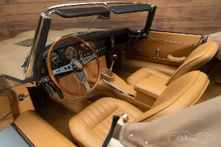 Foto 2 di 10: Jaguar E-Type