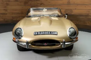 Foto 5 di 10: Jaguar E-Type