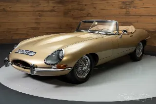 Foto 6 di 10: Jaguar E-Type