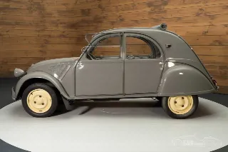 Foto 10 di 10: Citroen 2CV