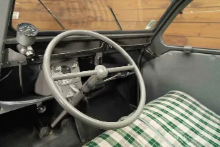 Foto 2 di 10: Citroen 2CV