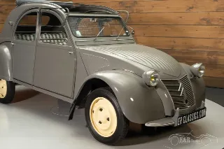 Foto 5 di 10: Citroen 2CV