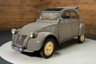 Foto 8 di 10: Citroen 2CV