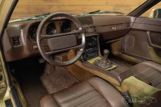 Foto 2 di 10: Porsche 924