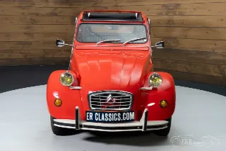 Foto 6 di 10: Citroen 2CV