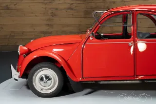 Foto 9 di 10: Citroen 2CV