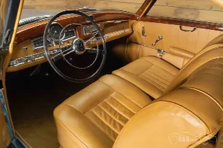 Foto 2 di 10: Mercedes Benz 300