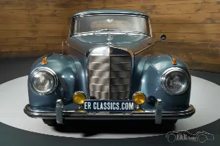Foto 6 di 10: Mercedes Benz 300