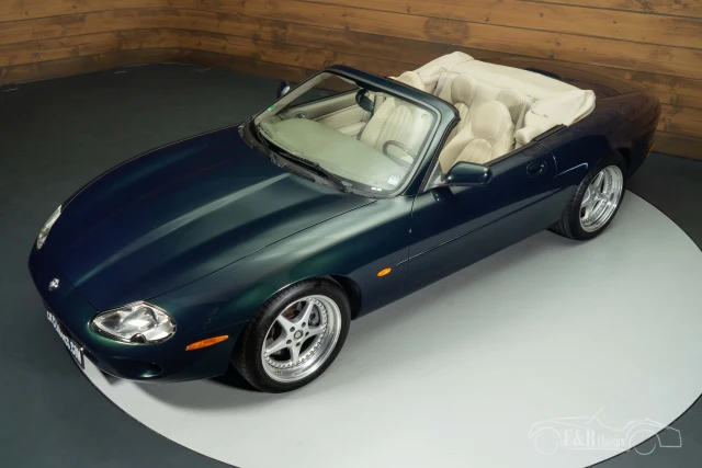 Jaguar XK8