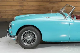 Foto 9 di 10: MG MGA