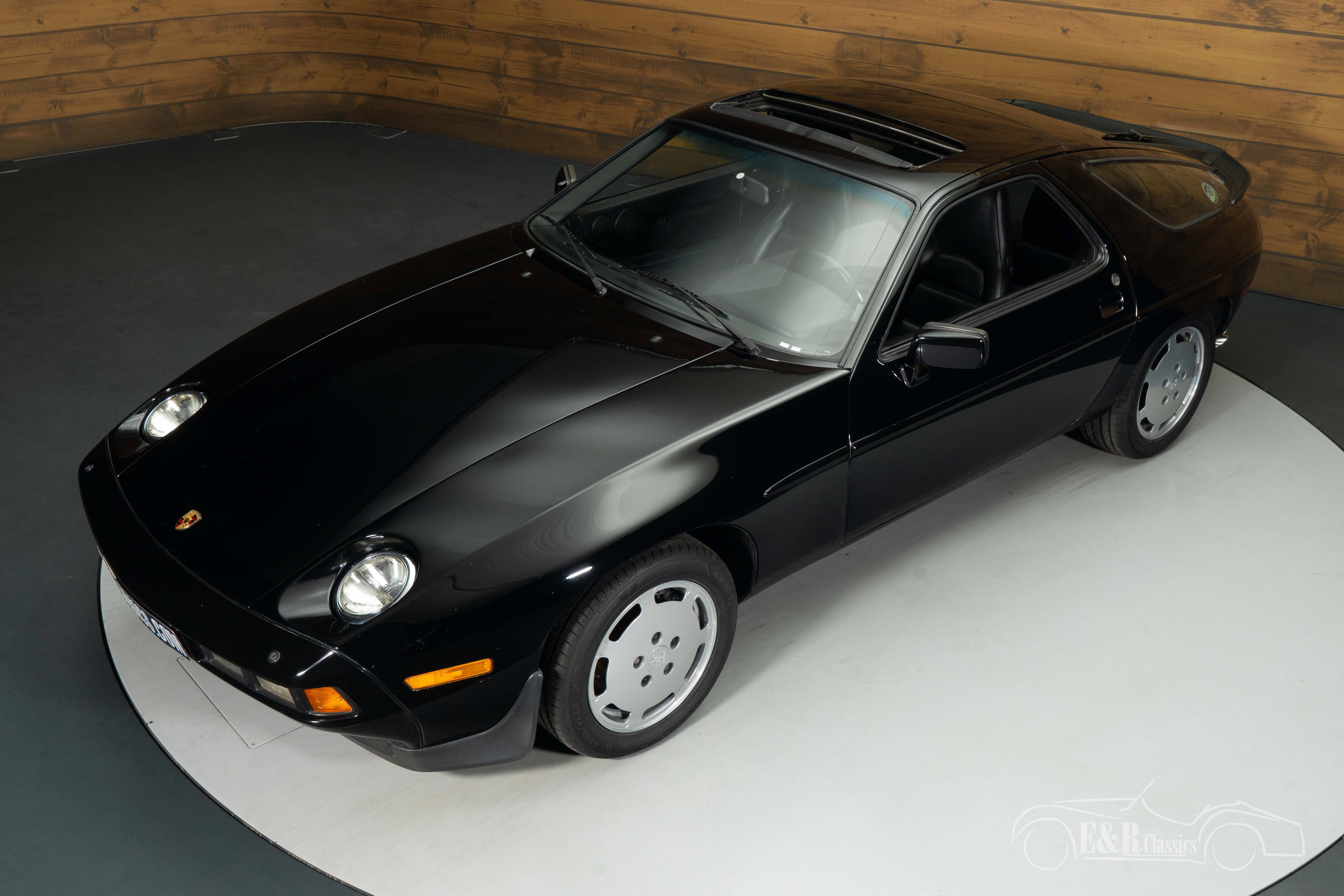 Porsche 928