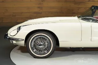 Foto 9 di 10: Jaguar E-Type