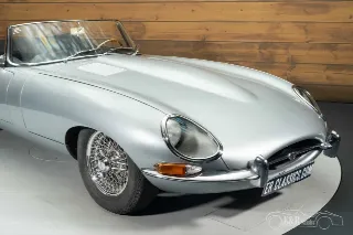 Foto 5 di 10: Jaguar E-Type