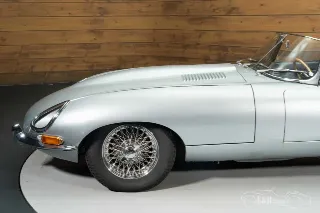 Foto 9 di 10: Jaguar E-Type