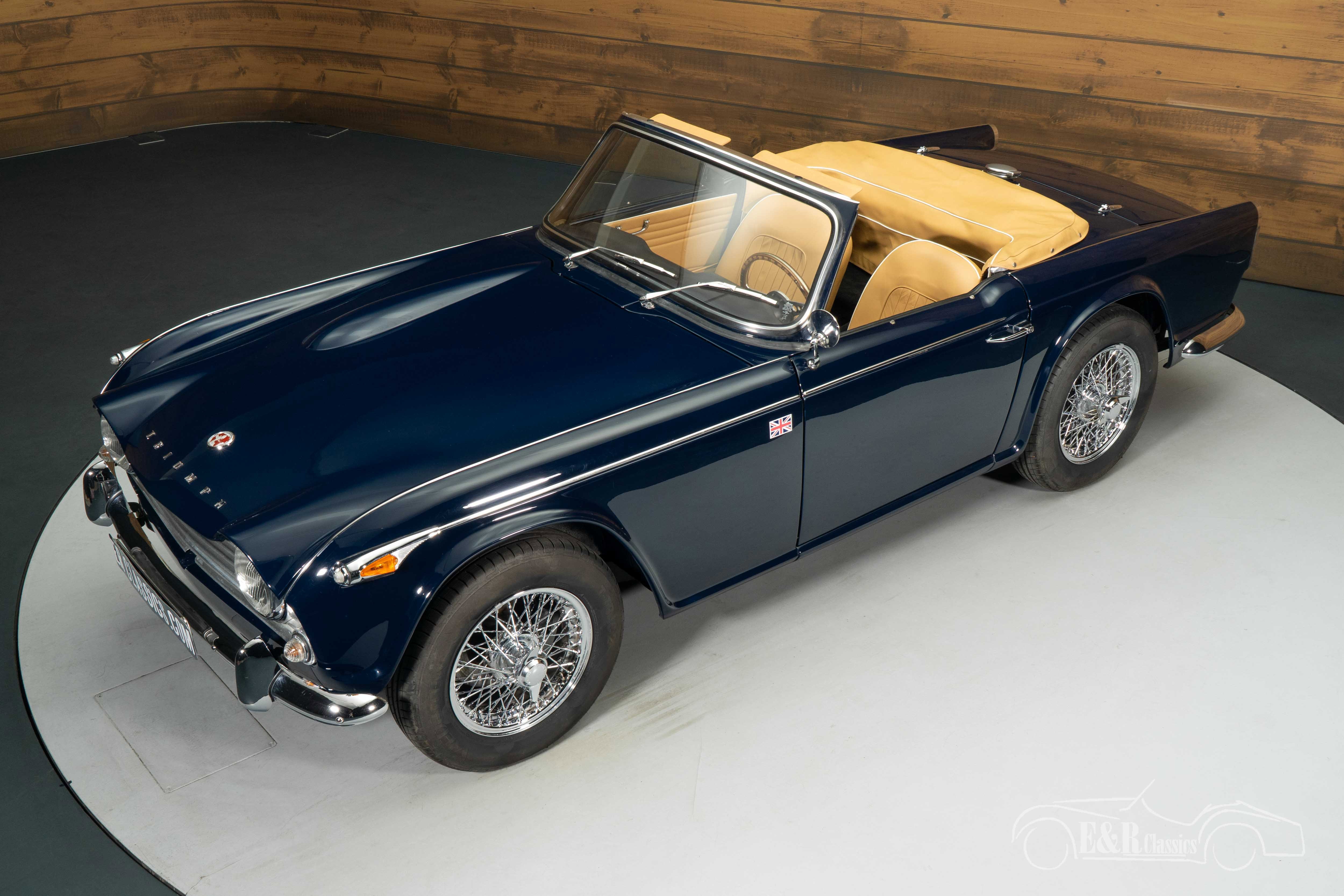Triumph TR4