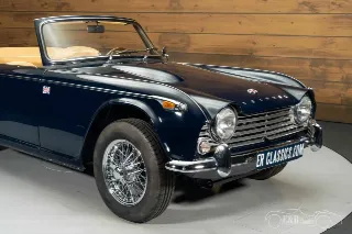 Foto 5 di 10: Triumph TR4