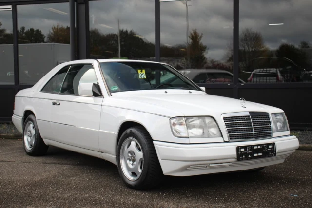 Mercedes-Benz 220 CE | 1993 | Route 66 Auctions