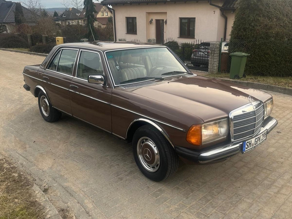 Mercedes-Benz 250 | 1980 | Route 66 Auctions