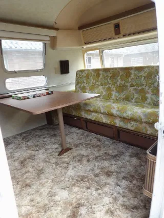 Foto 7 di 8: Airstream Land Yacht Sovereign 31 | 1978 | Route 66 Auctions