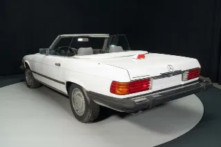 Photo 8 of 8: Mercedes-Benz 560 SL | 1987 | Route 66 Auctions