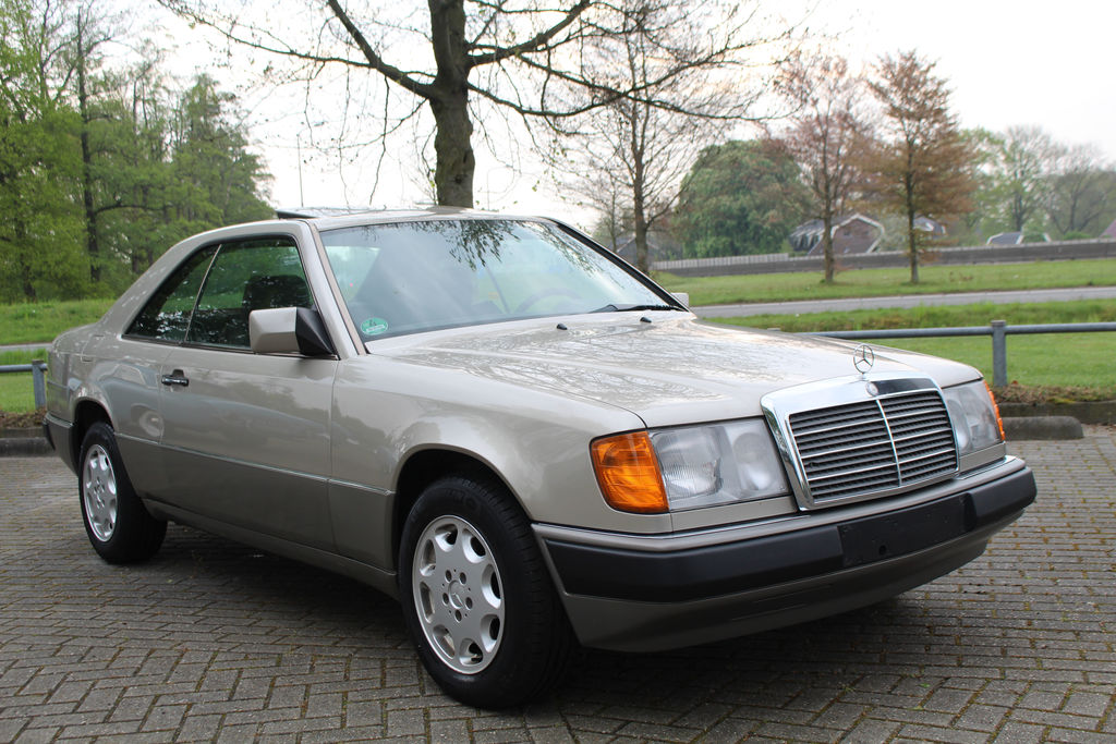 Mercedes-Benz 230 CE | 1991 | Route 66 Auctions