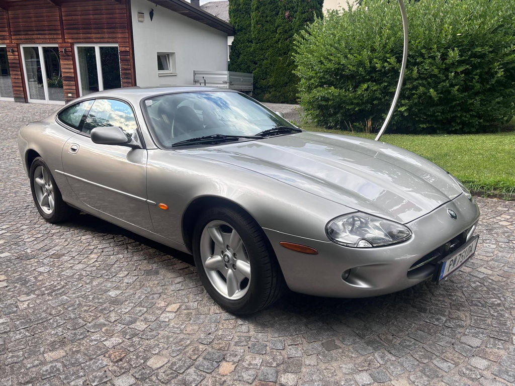 Jaguar XK8 Coupe | 1998 | Route 66 Auctions