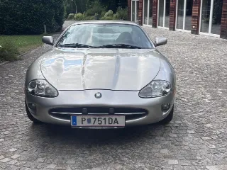 Foto 3 di 8: Jaguar XK8 Coupe | 1998 | Route 66 Auctions