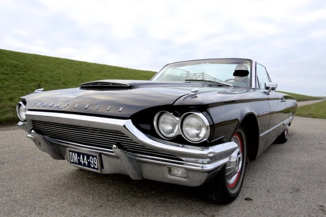 Ford Thunderbird | 1964 | Route 66 Auctions