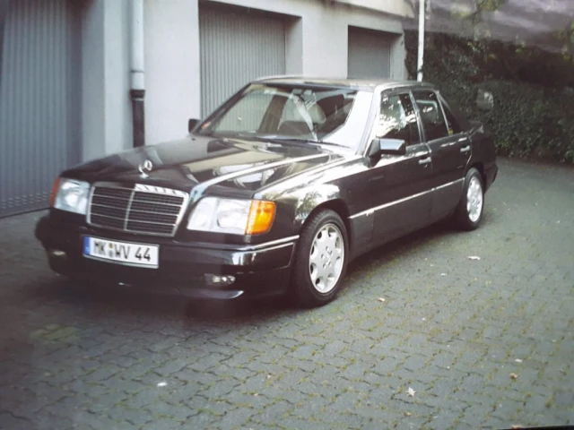 Mercedes-Benz 230E | 1988 | Route 66 Auctions