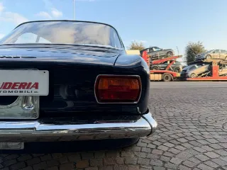 Foto 10 di 27: ALFA ROMEO GT
