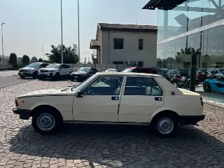 Foto 3 di 19: ALFA ROMEO Giulietta
