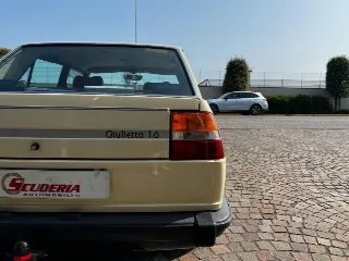 Foto 6 di 19: ALFA ROMEO Giulietta