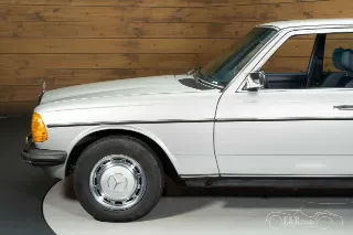 Foto 9 di 10: Mercedes Benz 250