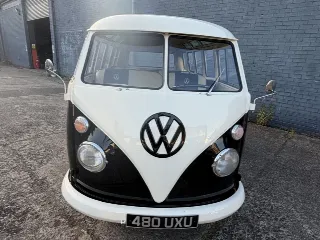 Foto 5 di 8: Volkswagen Type 2 Deluxe Microbus | 1961 | Route 66 Auctions