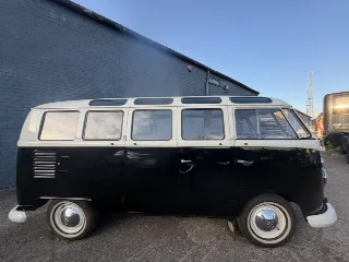 Foto 6 di 8: Volkswagen Type 2 Deluxe Microbus | 1961 | Route 66 Auctions