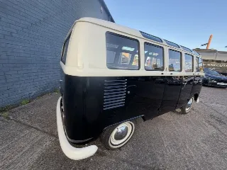 Foto 8 di 8: Volkswagen Type 2 Deluxe Microbus | 1961 | Route 66 Auctions