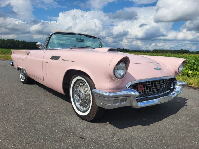 Ford Thunderbird  | 1957 | Route 66 Auctions
