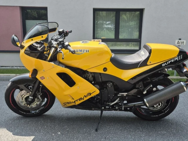 Triumph Daytona Super 3 | 1995 | Route 66 Auctions