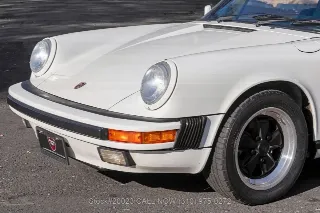 Foto 10 di 24: 1988 Porsche Carrera