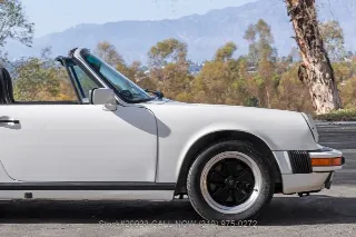 Foto 19 di 24: 1988 Porsche Carrera