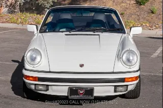 Foto 2 di 24: 1988 Porsche Carrera