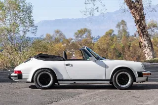 Foto 5 di 24: 1988 Porsche Carrera