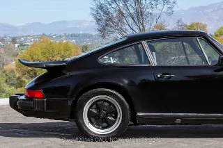 Foto 11 di 24: 1988 Porsche Carrera