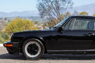 Foto 13 di 24: 1988 Porsche Carrera