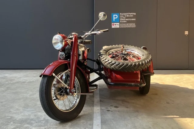 Universal A1000 | 1944 | Route 66 Auctions