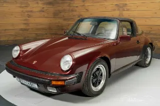 Foto 5 di 10: Porsche 911